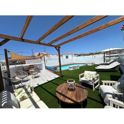 Private pool, parking, BBQ in the South of GC