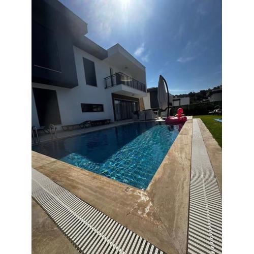 Private Pool Villa for Daily Rent in Kusadasi