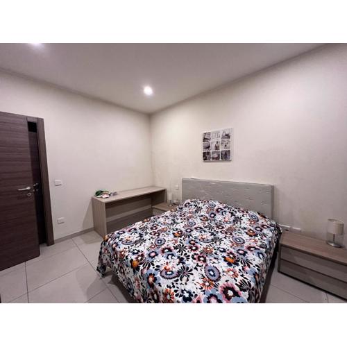 Private room with bathroom in Balluta Bay - Shared Flat