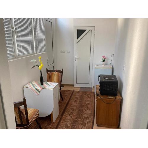 Private Room with lovely yard