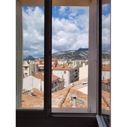 Private room with mountain view in an apartment of 3 rooms