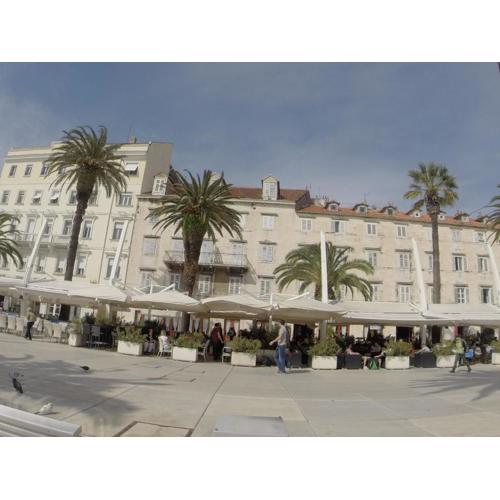 Promenade apartment