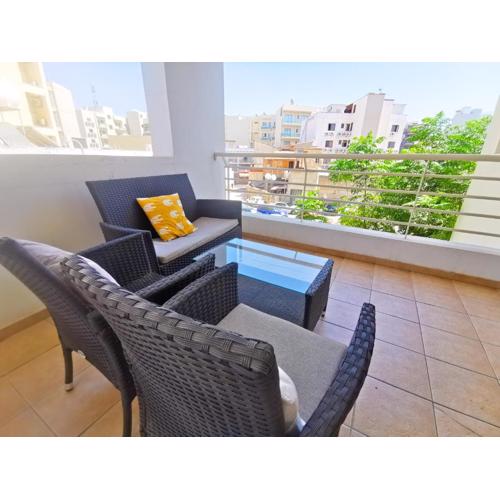 Promenade Breeze City Apartment