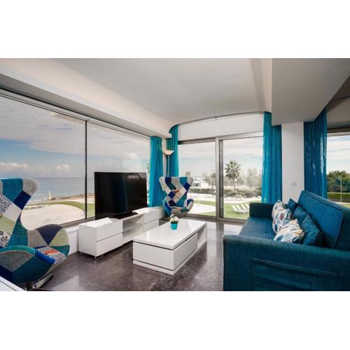 Protaras Beachfront Thalassa Suite