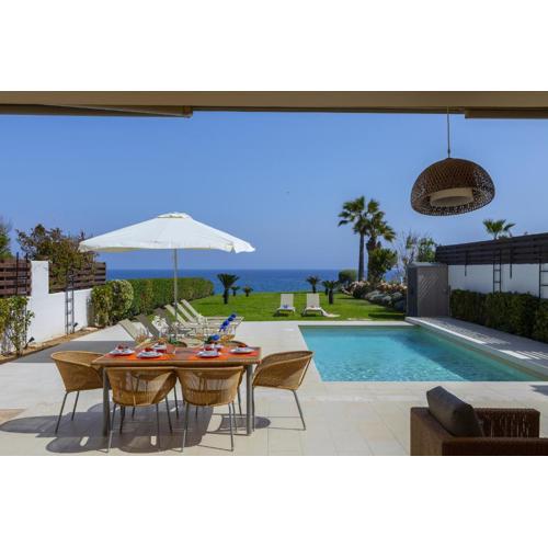 Protaras Beachfront Villa Pietra