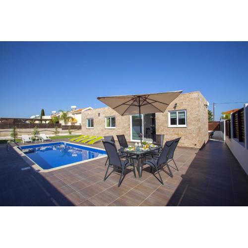 Protaras Villa Hollywood