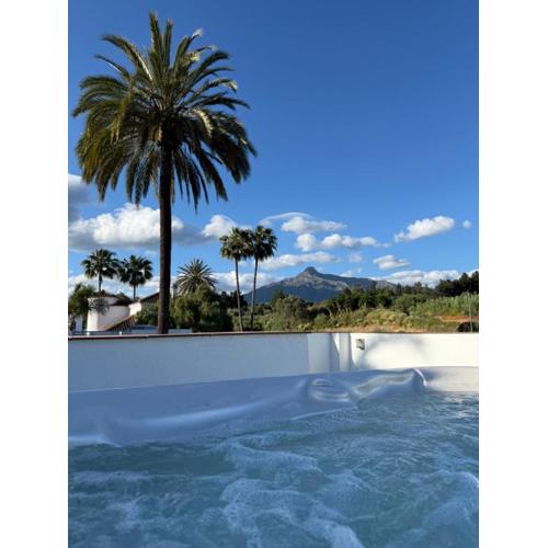 Puerto Banus Jacuzzi close to Breath and Marbella Arena