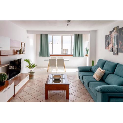 Puerto del Carmen Las caracolas Acogedor espacioso y luminoso apartamento cerca del mar