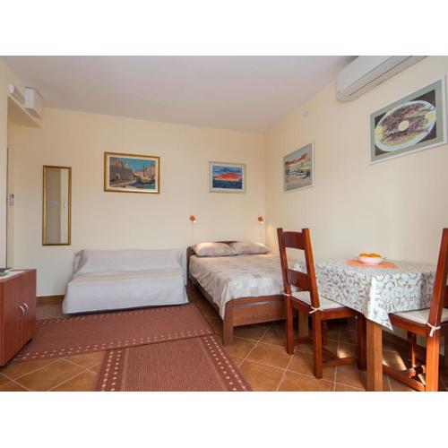 Pulastar - Studio Apartment with Terrace