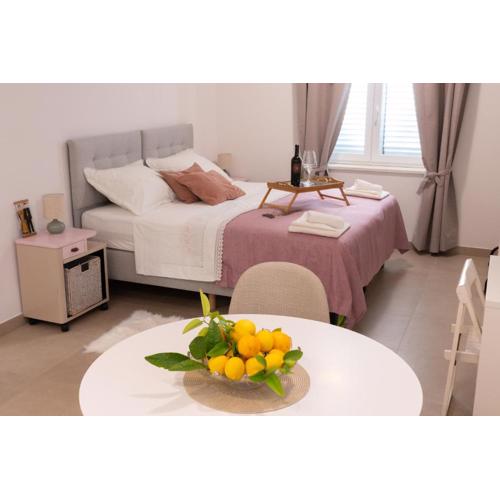 Pupi Studio Apartment Trogir