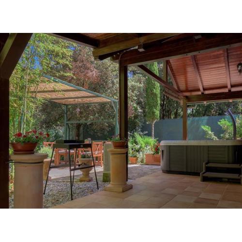 Pure Nature Haven By The Sea with Hot Tub