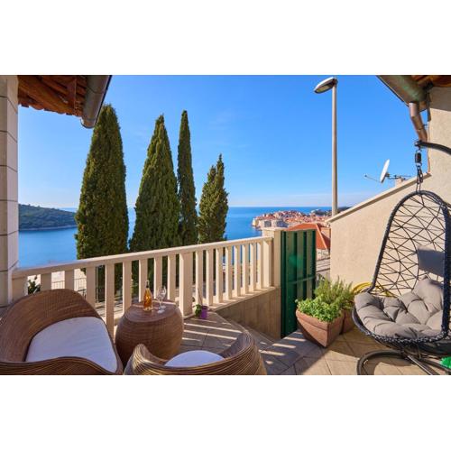 Purple SeaView Apartment