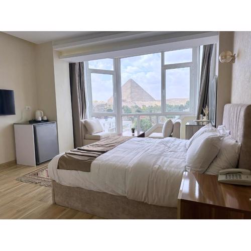Pyramids Wonders Hotel
