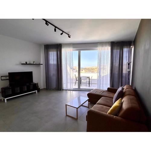 Qawra penthouse 4person AC+wifi
