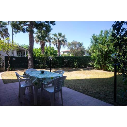Quadrilocale con giardino a 200 metri dal mare a Marcelli - M105