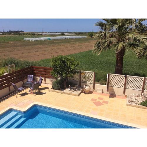Quality Villa with Pool in Superb Location in Paphos