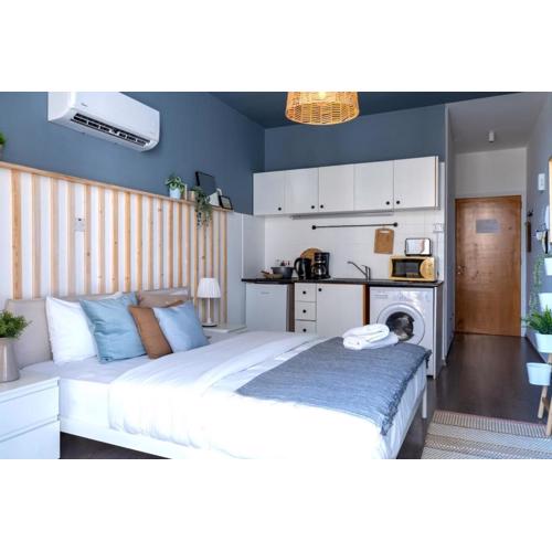 Quartz - Cozy Studio W Balcony in Larnaca