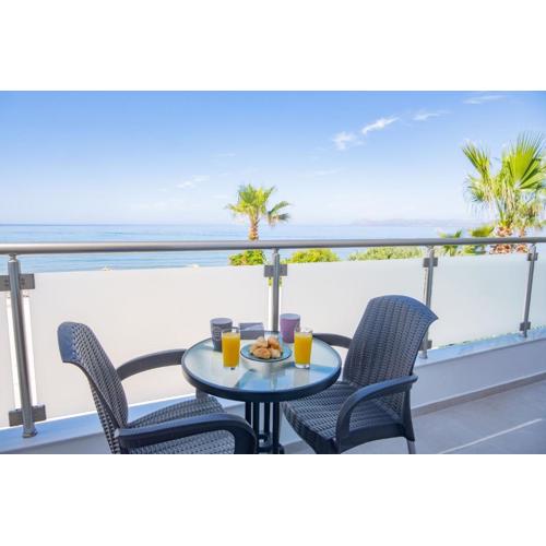 Queen Mary Beachfront Studios