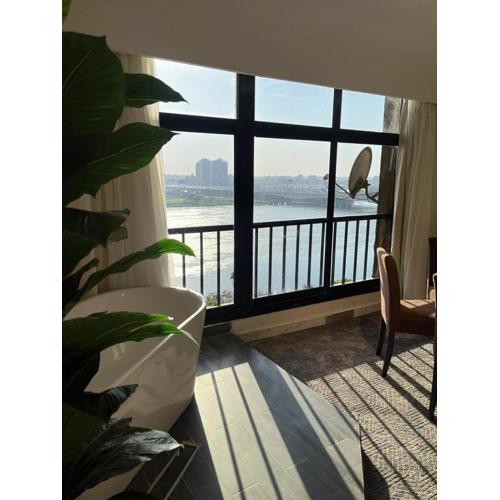 Queen of Nile view