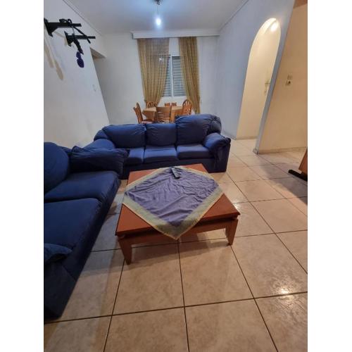Quiet 3BR Flat Near Transit