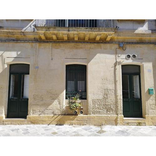 Quiet Apartment in Lecce Old Town with private entrance