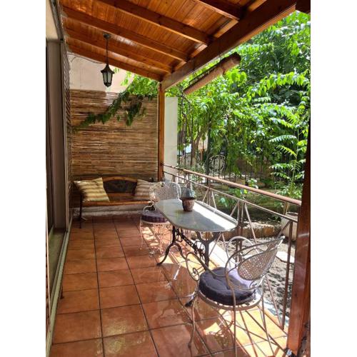 Quiet Apartment with Garden View in Kolonaki