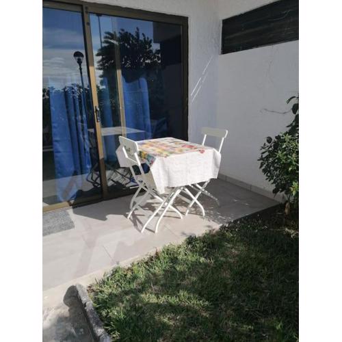 Quiet & Bright Apartment with private garden