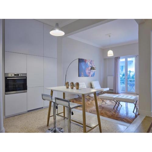 Quiet, central 2bd Apt, Kolonaki