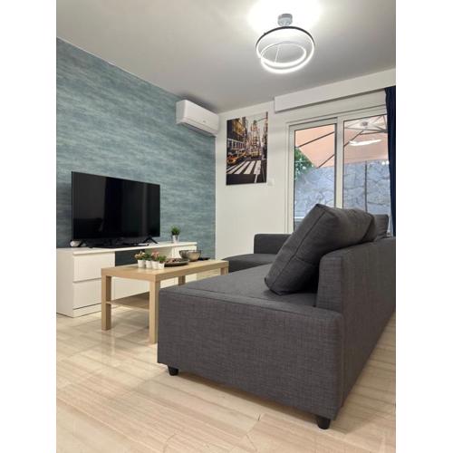 Quiet simple brand new luxury apartment by the sea