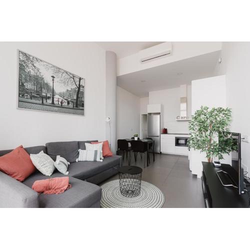 Quiet Terrace in Triana close to the river
