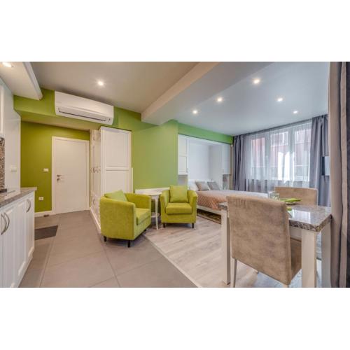 R & R Apartments