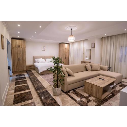 R Suites