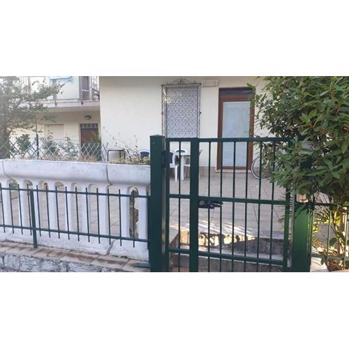 R05 - Comodo trilocale con corte privata