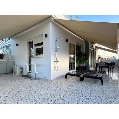 R1 Blue Paradise Private Terrace Jacuzzi