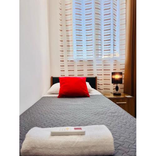 R3 Single room with shared bathroom