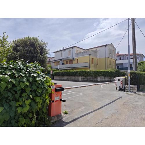 R35 - Appartamento al centro con posto auto