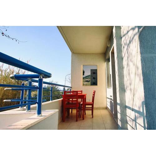 Radhima Seaside Apartment with Free Parking