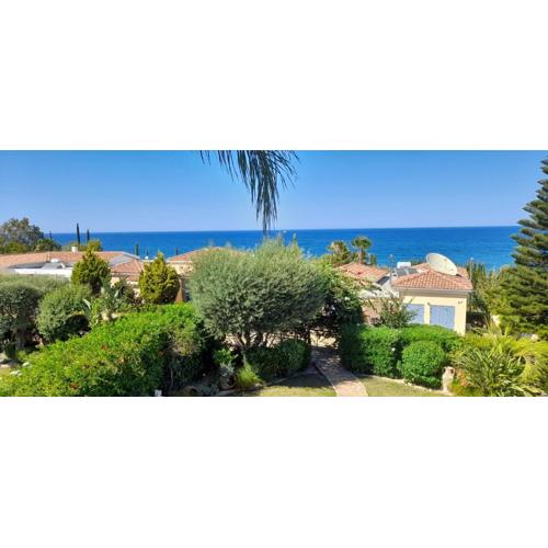 Rafaella villa in Latchi with private garden
