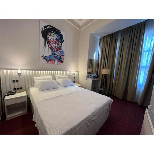 Rafinn Hotel