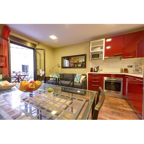 RamblasRentals Cozy Renovated 2BR with Balcony Lift 20M Rambla - Parking - Wifi