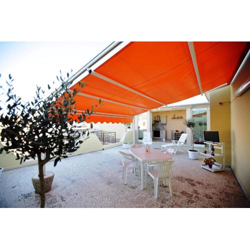 RE SOLE CASE VACANZE - Esclusivo Attico M A R T E con spaziosissima terrazza solarium attrezzata