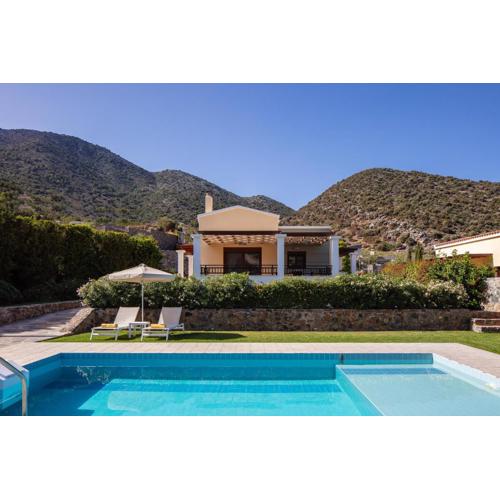 Real Dream Villas, Cretan Gems with SeaViews, By ThinkVilla