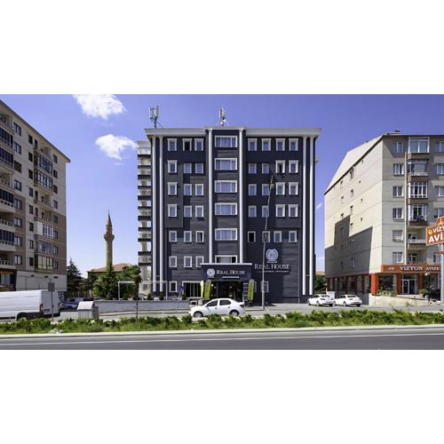 Real House Hotel