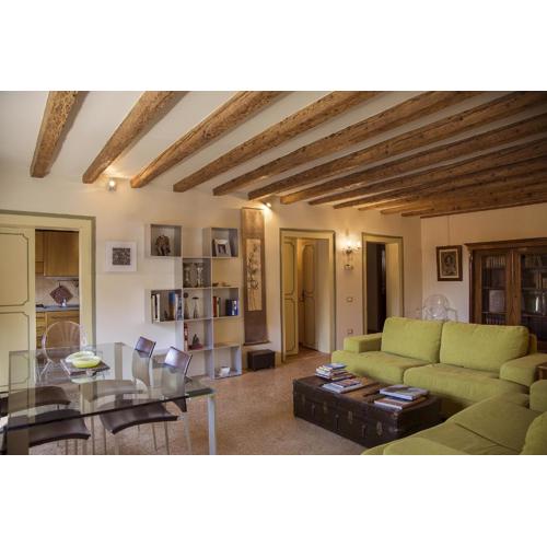 Real Venetian Apartment, 300 m from Rialto bridge, 100 sqm