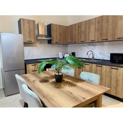 Red Rose Modern Apartment in the Heart of San Pawl