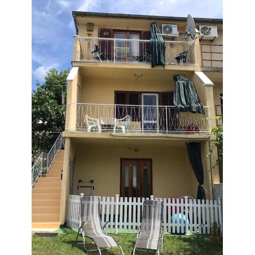 Redhill Apartments