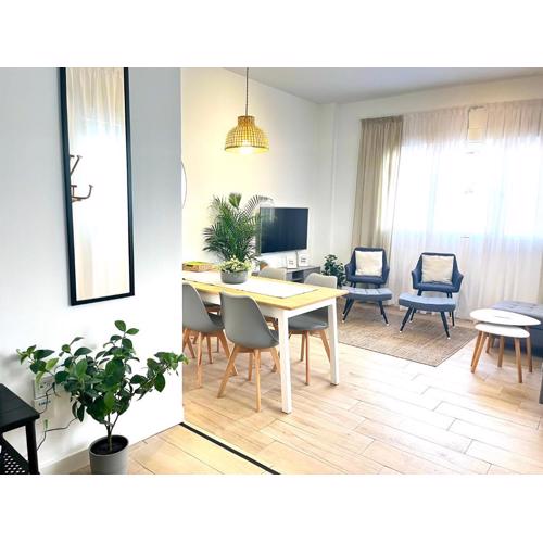 Regimiento 2, center, new, quite, breakfast included, parking on request, RG