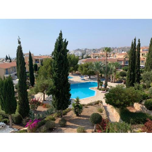 Regina Gardens - Spacious 3 bed, 2 bath maisonette
