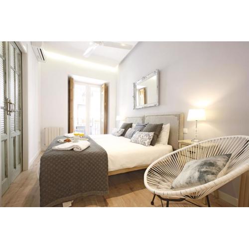 Reina Sofia Boutique I