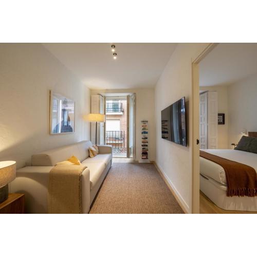 Reina Sofia Suite III